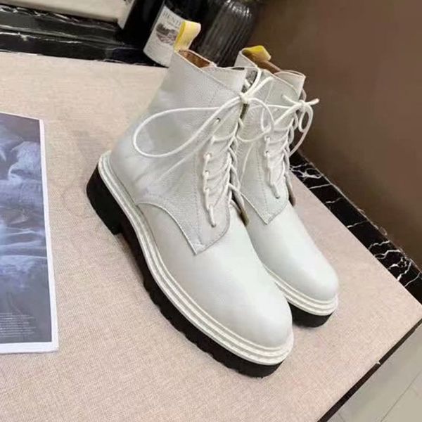 

martin boots female boot 2019 high grade autumn and winter new leisure skinny boots net red straps with thick tide boots, Black