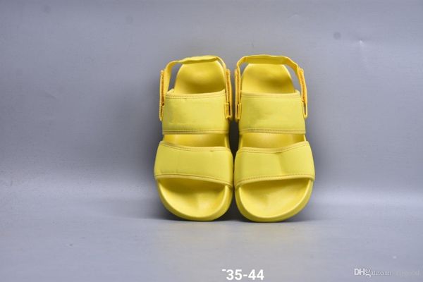 

2020 new luxury designer men's and women's casual beach slippers are soft and comfortable classic fashion beautiful generous size