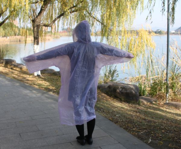 

белая водонепроницаемая нетканая ткань одноразовая гражданская сиамская защитная одежда чистая одежда изолирующая одежда