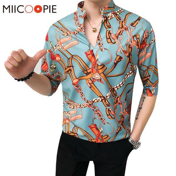 

vintage gold chain baroque mens casual shirt 2020 brand slim fit half-sleeve camisa hombre pullover v neck elasticity men blouse, White;black