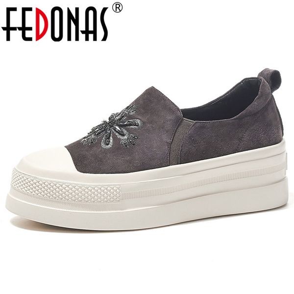 

fedonas 2020 spring women flats comfortable sports casual party shoes woman quality kid suede shallow slip on women sneakers, Black