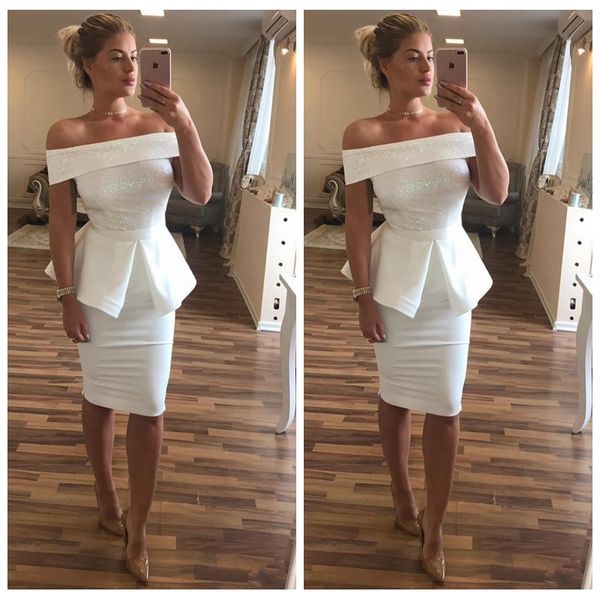 

2021 бато короткие рукава оболочки белые коктейльные платья в колене, Black