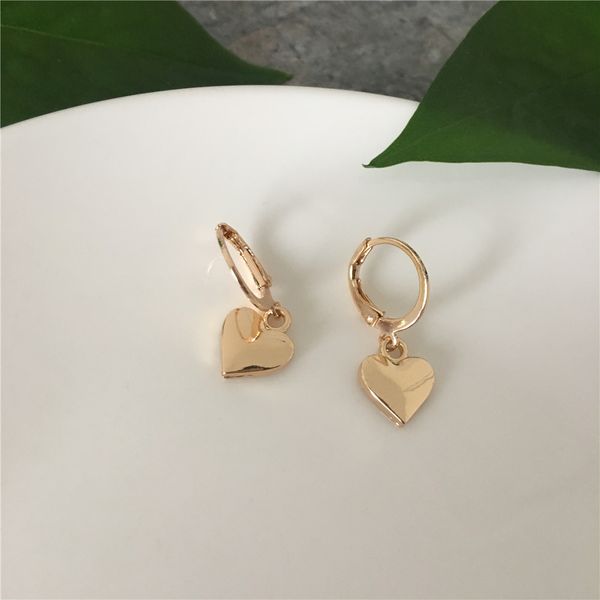 

lovely gold color heart charm small hoop earring for woman girl, Golden;silver