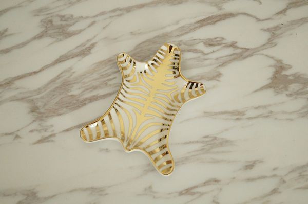 

1pcs ceramic zebra shape plates jewelry dish bowls ice cream decoration crafts snack candy storage tray snack dish zj0521
