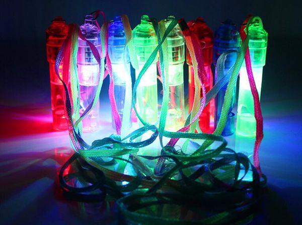 Colorato giocattolo per bambini flash luminoso LED Glow fischio ktv fischio party bar attività forniture noise maker Regalo di compleanno DHL