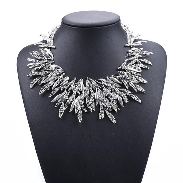 

cross-border electricity supplier in europe and america pendant plated retro exaggerated short paragraph clavicle necklace wholesale, Silver