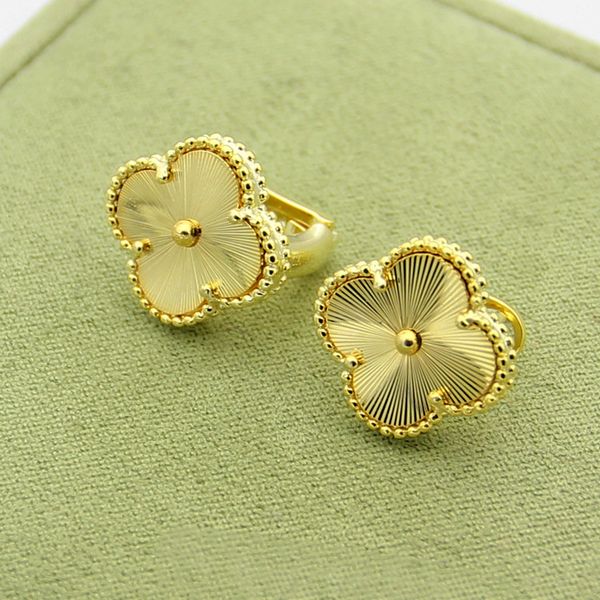 

new fashion brand titanium steel earrings 18k gold rose silver flower earrings suitable for fashion lovers gift, Golden;silver