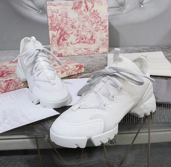 

Luxury Connect sneaker Designer Triple S Sneakers vintage trainers for women Triple white Grosgrain Ribbon Retro Casual Shoes, 01