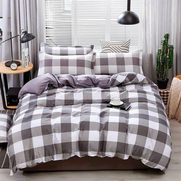 

simple grey and white plaid bedding set with comfortable and soft skin
