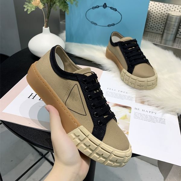 

2020 latest designer catwalk luxury womens shoes tire texture rubber sole sneakers women high-shoes and women low-shoe 111231, Black