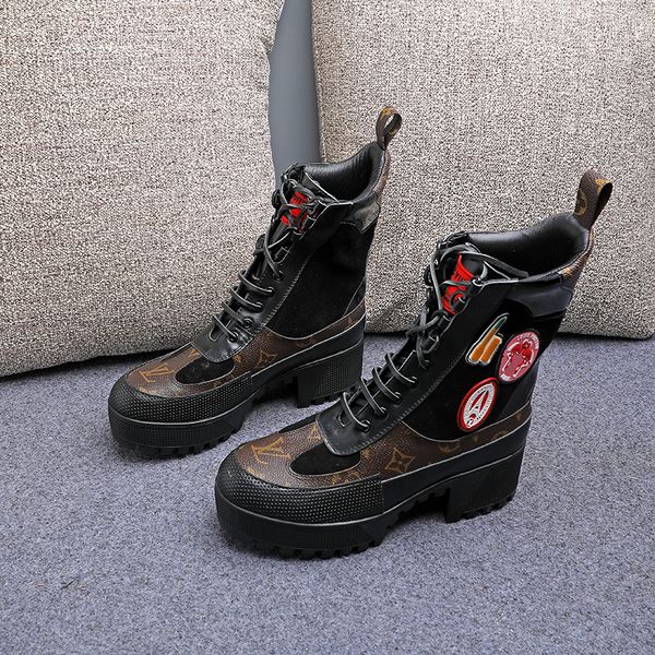 

2019 high grade europe and america winter new short boots thick with high heel martin boots leisure platform thick bottom locomotive boots, Black