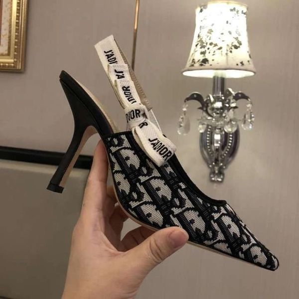 

Flip flop for beach de igner brand beach lipper thong andal for ummer flat lide waterproofing andal de igner hoe for lady, Black