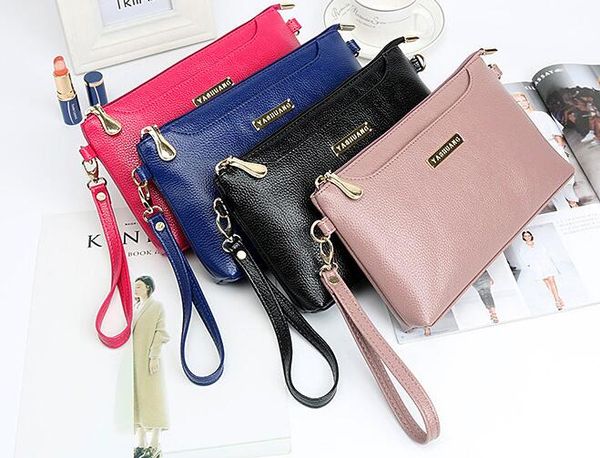 

2020 woman holds small bag small bag mobile phone zero purse