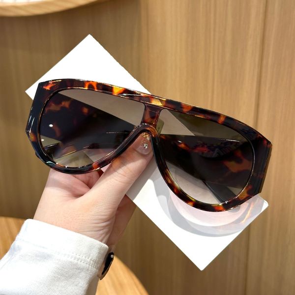 One-piece Lens Women, High-end Feel, 2026 New Model, European American Fashion, Travel and Driving UV Protection Sunglasses for Men