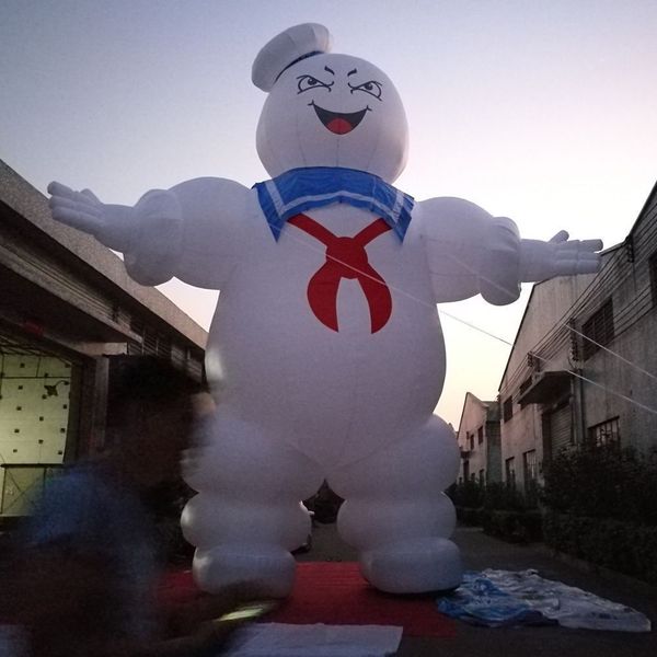 Factory Direct Giant Inflatable Stay Puft Marshmallow Man (Ghostbusters) with advertising slogan banner on 2 hands for Halloween Decoration