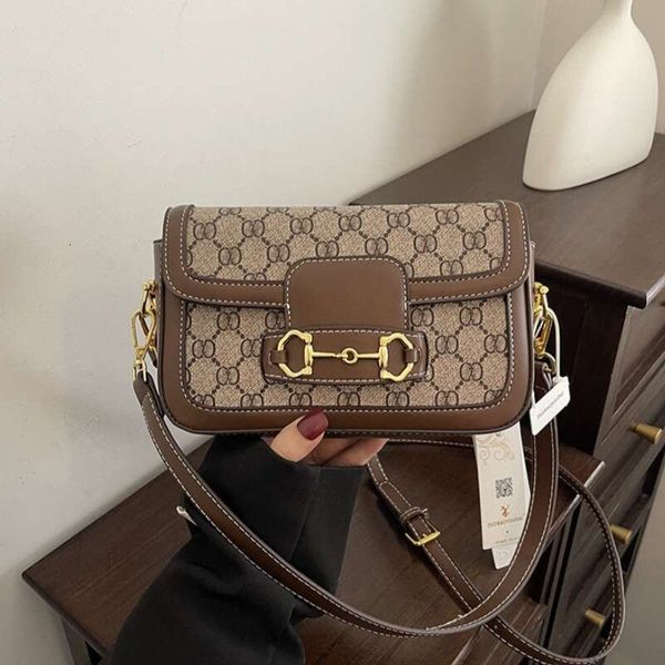 

High-End Small for Women New Korean Version Saddle Elegant Underarm Women's Single Shoulder Crossbody Bag, Off-white with a hint of brown