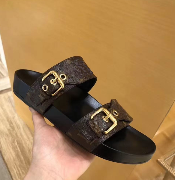 

Designer Shoes Bom Dia High quality Genuine Leather sandal Slipper Casual Shoe summer beach gladiator Mules hasp Woman Flat Slide Designer Sliders sandale, Color 6