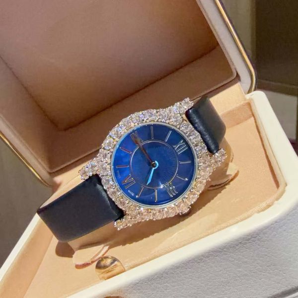 

Ladies' Wristwatch: Exquisite craftsmanship carves unique style, creating a luxurious hymn to women's beauty, similar to the sparkling diamonds on the piece, Champagne