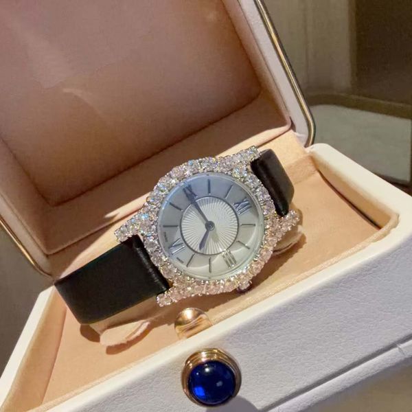 

Ladies' Watch: A luxurious ode to feminine beauty woven with exquisite craftsmanship and style, just like the dazzling diamonds embedded in the piece, Green