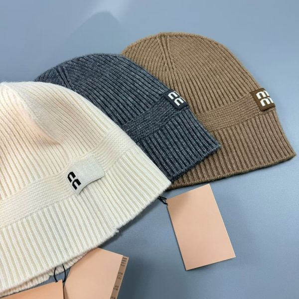 

Beanie Hats Designer Women's Men's Beanie Classic Knitted Beanie Fashion Letter Solid Hat Luxury Outdoor Casual Beanies High-quality Gifts, Ivory white scarf