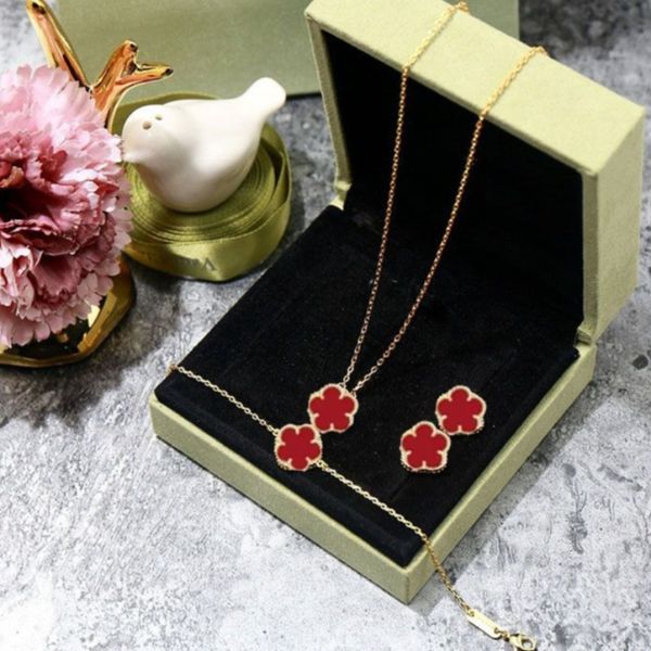 

Pendant Necklaces Brand Clover Necklace Bracelet Earring Set High Quality Mother Flower Pendant Designer Jewelry Set, Mixed colors