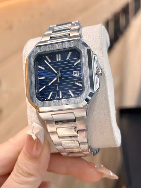 

Classic Best-selling Men's Watch Suitable for Both Casual and Business Wear, Overall Design Simple and Elegant, with High-quality Quartz Movement, Split