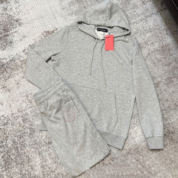 

Mens tracksuits designer sweatsuit Luxury Athleisure Tracksuit Soft Sustainable 2 Piece Activewear Set, Black hoodie-red