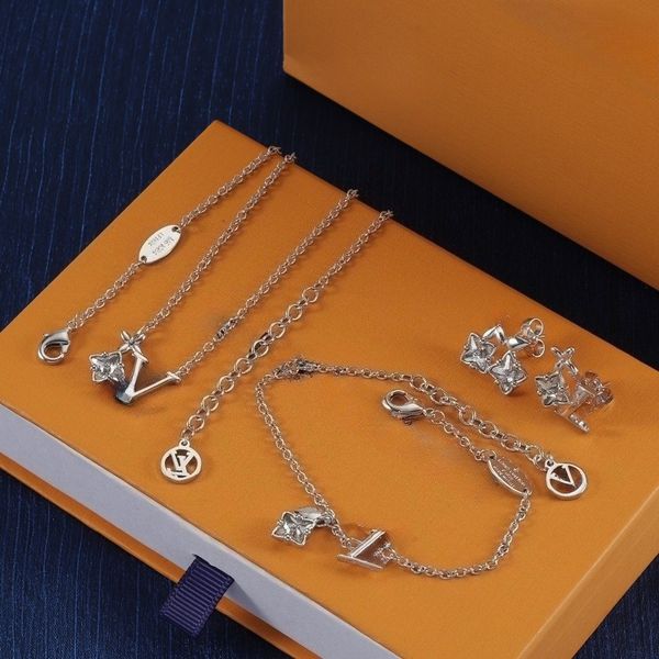 

Designer Pendant Necklace Earrings Bracelet Set Letter Design Fashion Necklace Choker for Women Party Birthday Gift with box