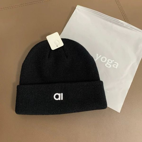 

Designer Beanie for Men Women Sports Leisure Yoga Hat Knitted Bonnets Winter Hat Skull Cap Luxury Designer Hats for Women Multiple Colors High Quality, Beige
