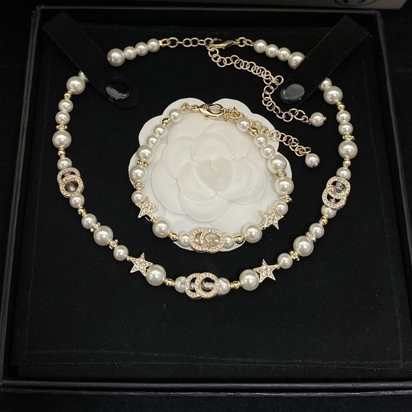 

Designer Brand Letter Necklaces Pendants bracelet Crystal Pearl Choker Necklace Chain Wedding Jewelry Gift Accessories
