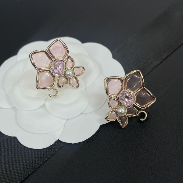 

Design Ear Stud Earrings Flower Pearl Gold Brass Copper Letter Earring Fashion Womens Elegance Designer Wedding Party Jewelry Accessories