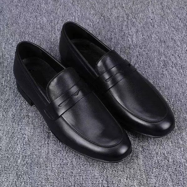 2026 New Soft Leather Men Loafers Slip On Casual Business Driving Shoes Round Toe