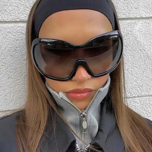One piece oversized Y2K sunglasses for women men vintage square shield gradient hip hop sun glasses female sexy driving shades S260807I5ZY