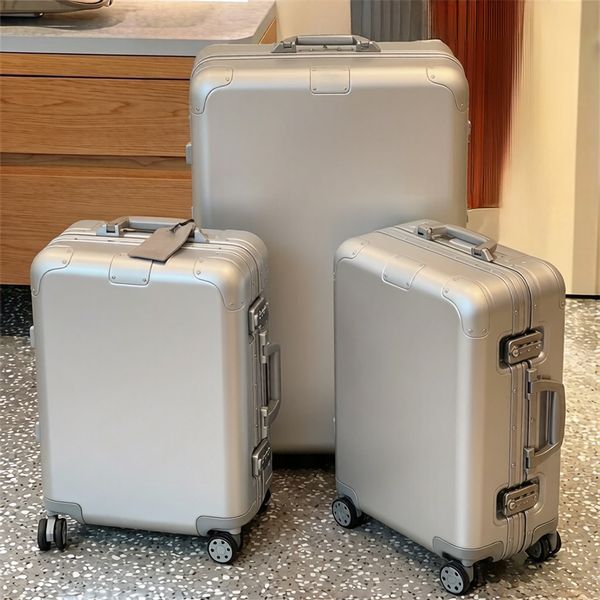 Suitcase Designer Luggage Fashion 20 26 30 33 Inches Travel Large Capacity Leisure Vacation Hand-Held Luxury Size