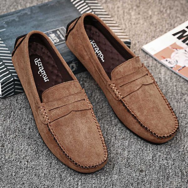 Step Into Style: Ultimate Comfort Men’s Slip-On Shoes for Everyday Wear