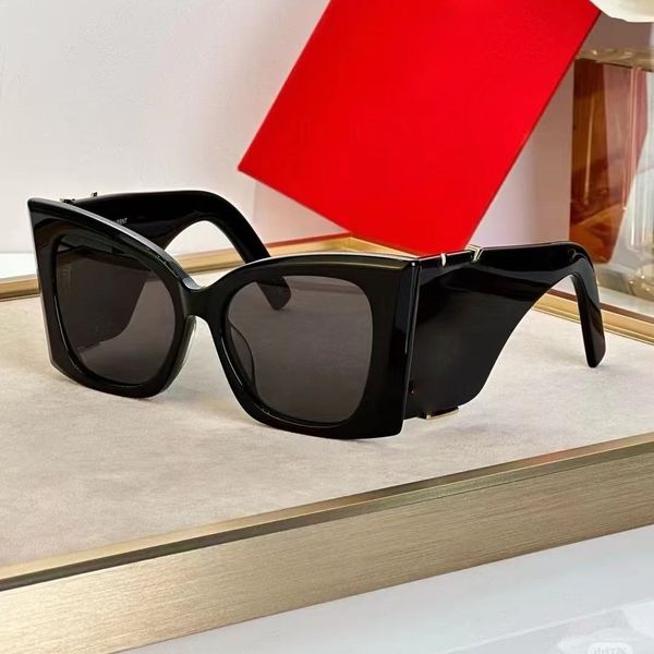 

Womens sunglasses oversized square frame UV400 sunscreen and sun visor must wear sunglasses for beach travel