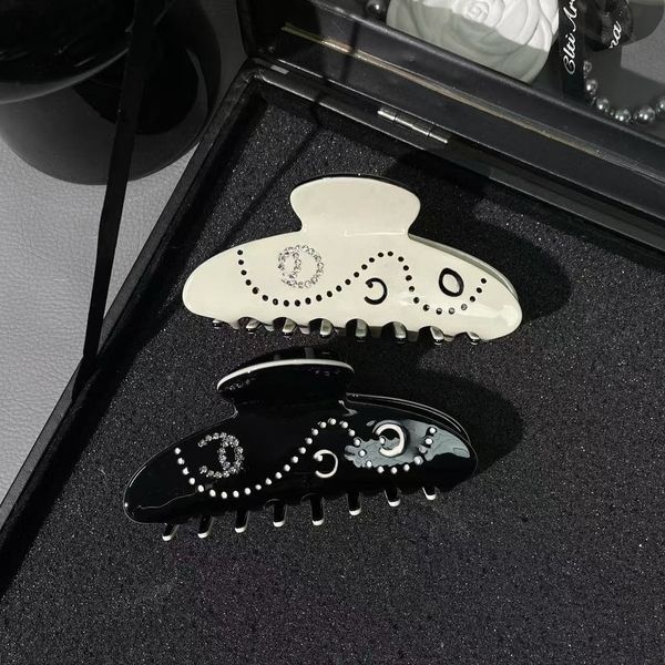 

Cute Hair Claw Clips Letter Designer Women Girls Winter Soft Large Ponytail Hair Clamps Barrettes Hair Accessories, Beige