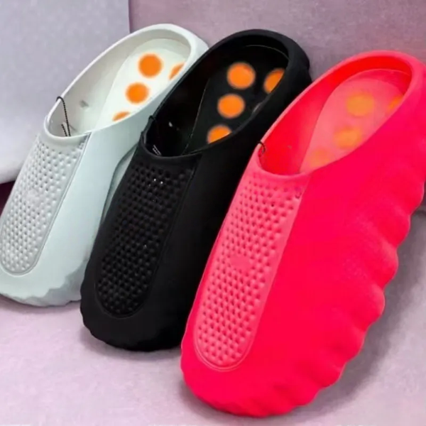 

Designer Mind 001 002 Running for Men Women Pre-match Tech Comfortable Slippers Bone Solar Red Black Chrome Light Smoke Grey Fashion Shoes, Color 3
