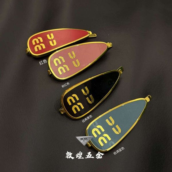 Miu Style gold Letter High-End Hair Clip In Stock L260311
