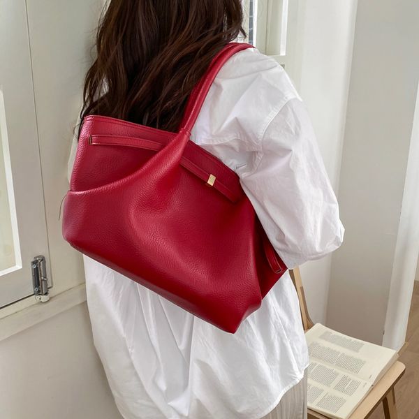 

Vintage Inspired Ladies' Tote Bags Featuring Ruched Design Vintage Style Ladies' Single Strap Handbag for Businesswomen Durable Pu Leather Tote, Khaki