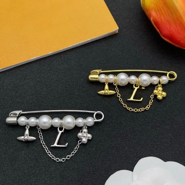 

Designer brooch Fashion Women Pins Brooch Crystal Brooch Brooches Pearl Pins Fashion Accessories Gifts