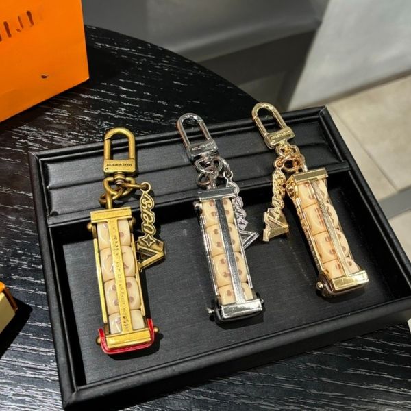 

Keychains Lanyards Keyring Luxury Designer Key Chain Leather Bag Pendant Leather Men Women Fashion Accessories Car Key Gift with Box