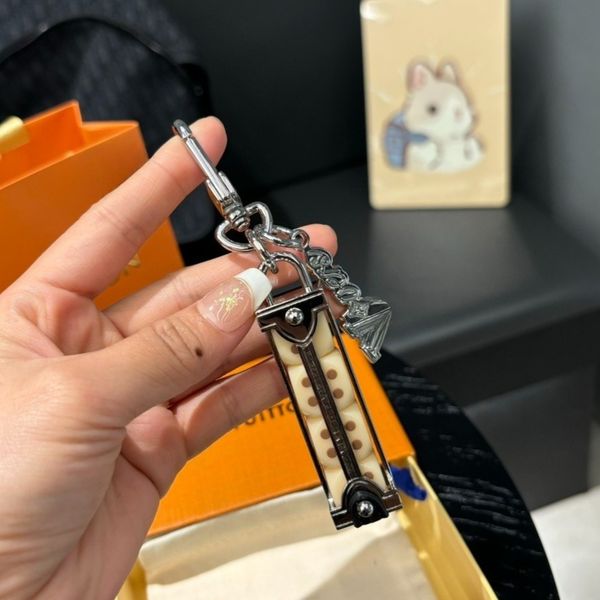 

Keychains Lanyards Keyring Luxury Designer Key Chain Leather Bag Pendant Leather Men Women Fashion Accessories Car Key Gift with Box