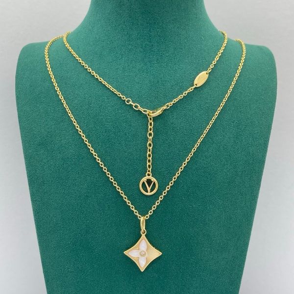 

Luxury Women's Necklace High-Quality Mother-of-Pearl Pendant Necklace 18K Gold-Plated Designer Necklace Jewelry for Wedding Holiday Gift