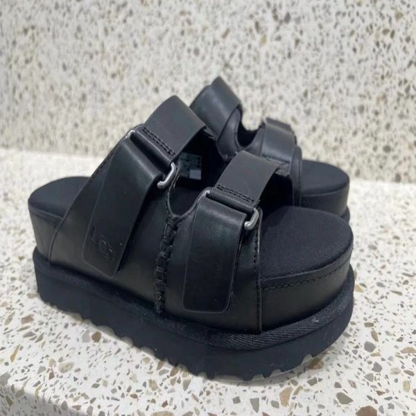 

Womens Comfortable, lightweight, thickened half slippers, silent, flip-flop style Comfortable Round-Toe Versatile Height-Increasing Thick-Soled Beach Sandals, Color 4