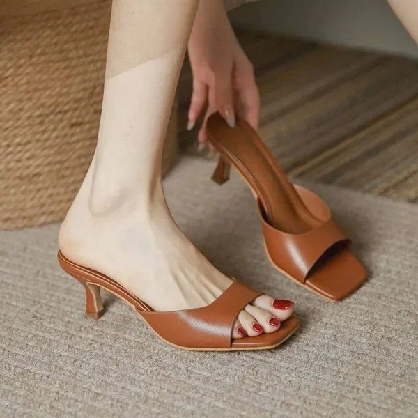 

Designer Slippers Sandals Metallic Slide Summer Flat Sandals Luxury Woman Sandal flip flops for women High quality Stylish Slipper Classics Beach Slide Shoes01, White