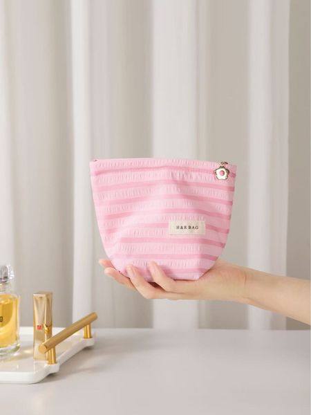 L31 Durable Large Capacity Pink Cotton Makeup Pouch Featuring a Convenient Zipped Design