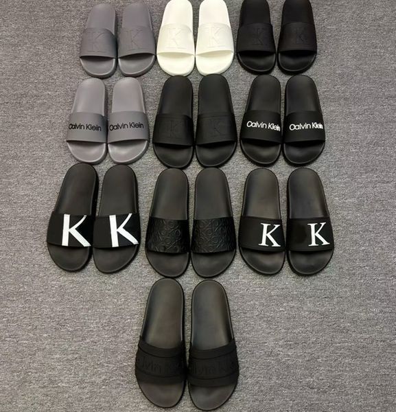 Designer Embossed Logo Slides Men Classic Summer Beach Casual Comfortable Non-slip Rubber Sole Flat Slippers Sandals 1122