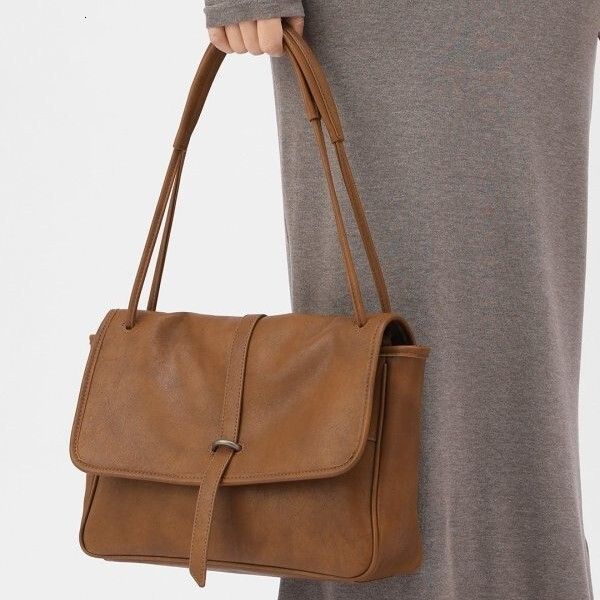 2026 vintage handbag single shoulder crossbody bag, commuting large capacity genuine leather women's crossbody bag, fashionable shoulder bag