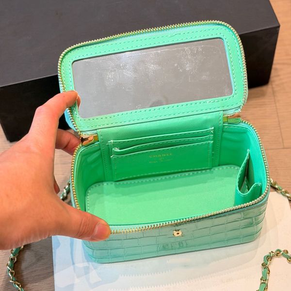 26SS Leather Chain Bag Cosmetic Bags & Cases Women Luxurys Designers Totes Handbag Wallets Purse pouch 17cm